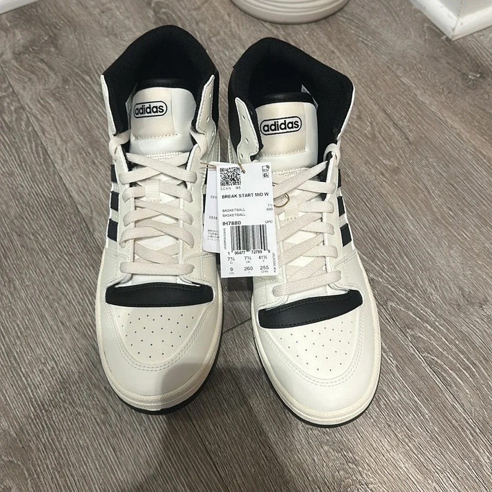BNWT Adidas white/ cream and Black High-Tops ( multi sizes) - Picture 2 of 10